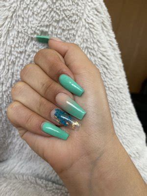 Local Service. . Glamour nails green bay